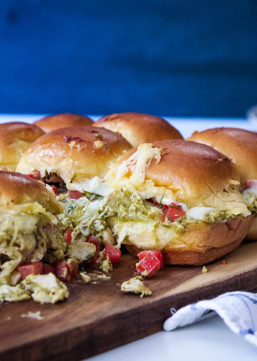 Pesto Chicken And Tomato Basil Sliders Candy Jar Chronicles